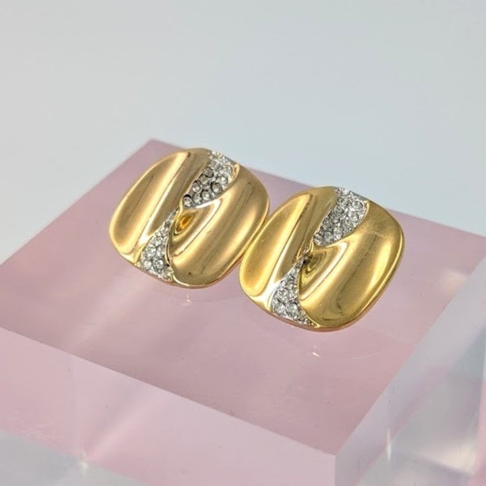 Vintage Les Bernard Rhinestone Earrings Gold Tone‎ Ribbed Clip On